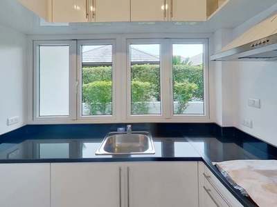 House · For sale · 4 bedrooms